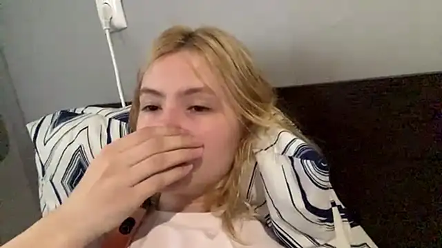 Snapshot of Jeneienal_1 chatting on 8, 7, 2026 Jeneienal 1 online show from 8, 7, 2026