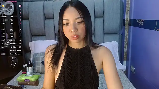 Snapshot of Aiuny_Queens chatting on 24, 7, 2026 Aiuny Queens online show from 24, 7, 2026
