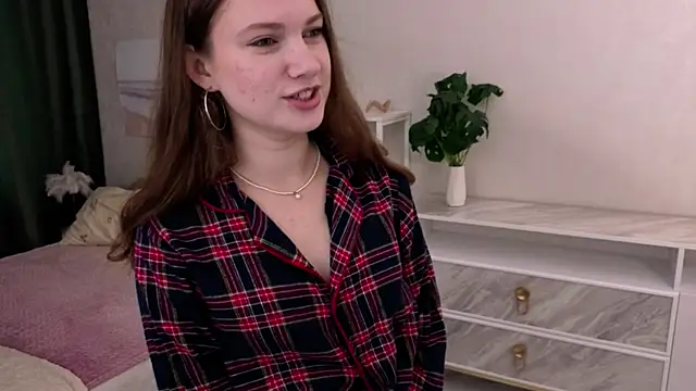Snapshot of WillowLaigle chatting on 23, 7, 2026 WillowLaigle online show from 23, 7, 2026