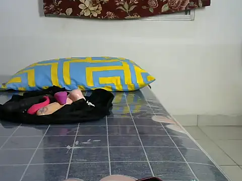Snapshot of melahnin chatting on 25, 7, 2026 melahnin online show from 25, 7, 2026