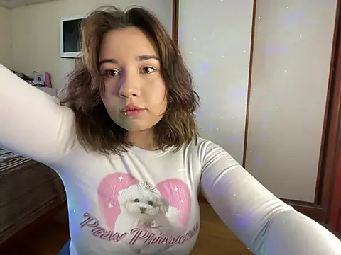 Snapshot of Viviaaan_n chatting on 24, 7, 2026 Viviaaan n online show from 24, 7, 2026