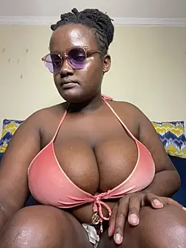 Snapshot of Bustyy_Bitch chatting on 2, 7, 2026 Bustyy Bitch online show from 2, 7, 2026