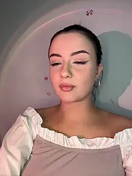 Snapshot of LoBeauty chatting on 10, 7, 2026 LoBeauty online show from 10, 7, 2026