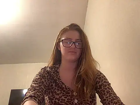 Snapshot of Redvelvetxx2 chatting on 26, 6, 2026 Redvelvetxx2 online show from 26, 6, 2026