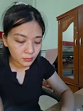 Lyrose 2k online show from 9, 7, 2026