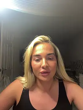 Snapshot of MarnieMilfxox chatting on 7, 7, 2026 MarnieMilfxox online show from 7, 7, 2026