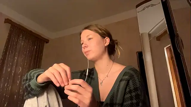 Snapshot of TarenOgilvie chatting on 2, 7, 2026 TarenOgilvie online show from 2, 7, 2026