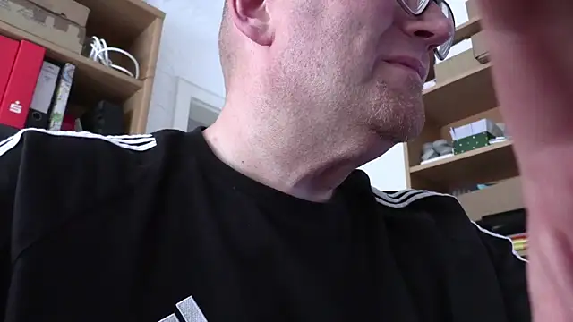Snapshot of Tommolli chatting on 17, 7, 2026 Tommolli online show from 17, 7, 2026