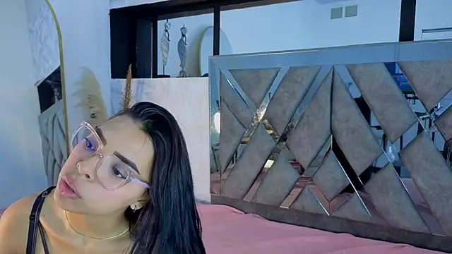 Snapshot of Chel_Rose chatting on 6, 7, 2026 Chel Rose online show from 6, 7, 2026