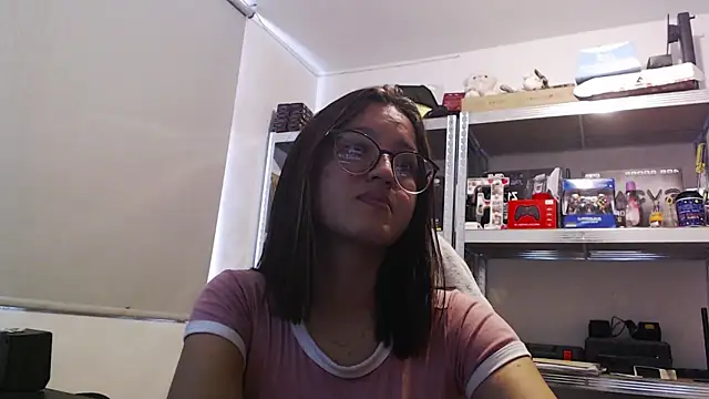 Snapshot of Luna_sweetie_ chatting on 10, 7, 2026 Luna sweetie online show from 10, 7, 2026