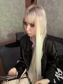 Snapshot of Sindy-Lou chatting on 9, 7, 2026 Sindy-Lou online show from 9, 7, 2026
