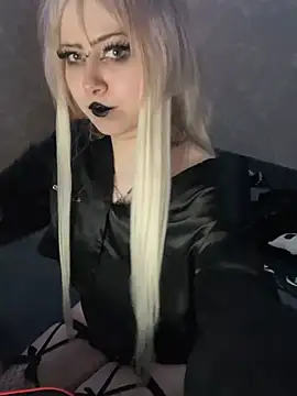 Snapshot of Sindy-Lou chatting on 9, 7, 2026 Sindy-Lou online show from 9, 7, 2026