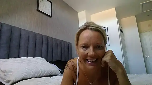 Snapshot of SexpotPolly chatting on 11, 7, 2026 SexpotPolly online show from 11, 7, 2026