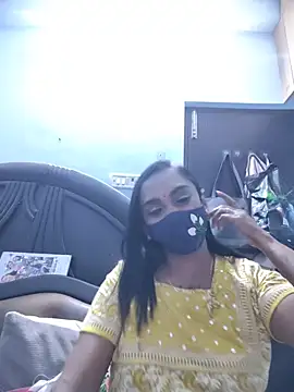 Snapshot of Dhaarani-cam chatting on 15, 7, 2026 Dhaarani-cam online show from 15, 7, 2026
