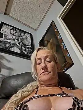 Snapshot of GoldieRoxxIt8808 chatting on 30, 7, 2026 GoldieRoxxIt8808 online show from 30, 7, 2026