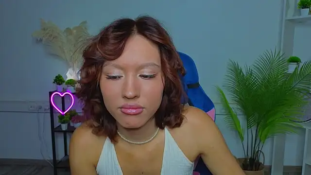 Snapshot of JazlynPlant chatting on 2, 8, 2026 JazlynPlant online show from 2, 8, 2026