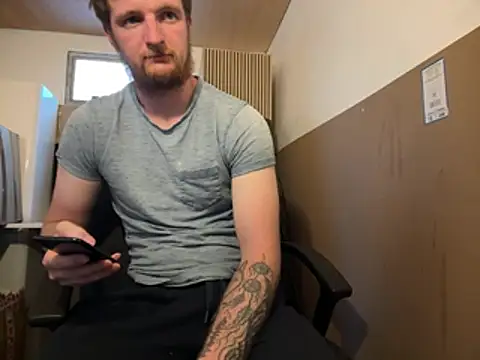Snapshot of buzzard27 chatting on 16, 7, 2026 buzzard27 online show from 16, 7, 2026