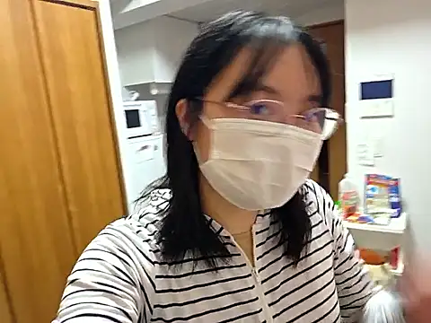 Snapshot of momonga_ichigo chatting on 24, 7, 2026 momonga ichigo online show from 24, 7, 2026