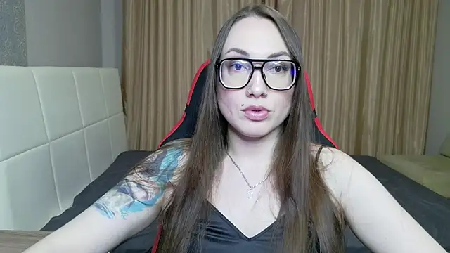CarolineGlow  online show from 21, 7, 2026