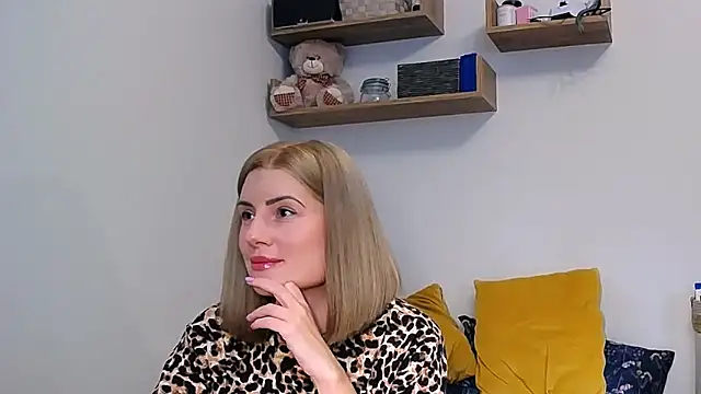 alisenties online show from 17, 9, 2025