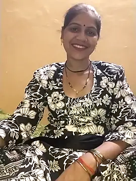 Snapshot of simran_bby chatting on 15, 7, 2026 simran bby online show from 15, 7, 2026