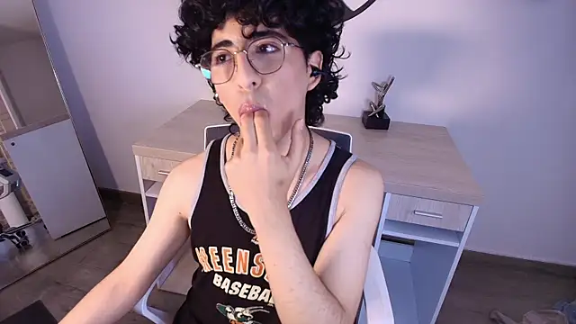 Snapshot of ElliotNoir chatting on 16, 7, 2026 ElliotNoir online show from 16, 7, 2026