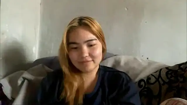 Snapshot of MollyTaken chatting on 23, 7, 2026 MollyTaken online show from 23, 7, 2026
