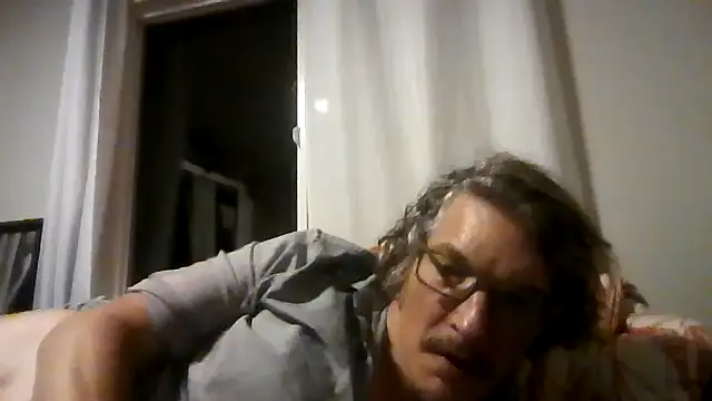 Snapshot of riffraff69 chatting on 1, 8, 2026 riffraff69 online show from 1, 8, 2026
