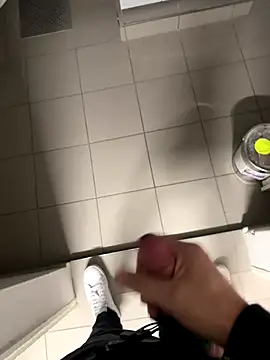 swissboy22 online show from 29, 10, 2025