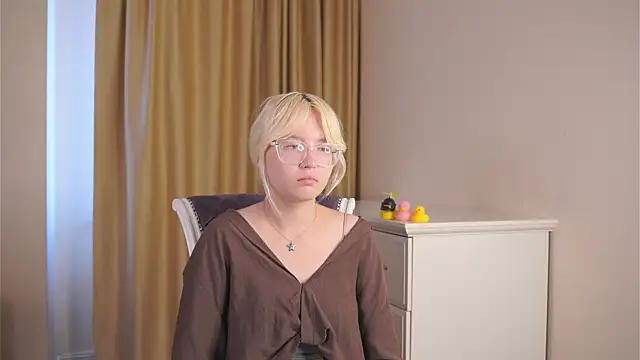 Snapshot of ErlineKaszinski chatting on 25, 7, 2026 ErlineKaszinski online show from 25, 7, 2026