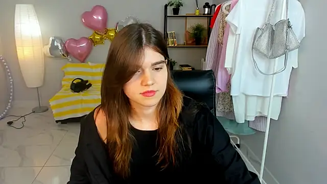 Snapshot of MichelleHarrison chatting on 31, 7, 2026 MichelleHarrison online show from 31, 7, 2026