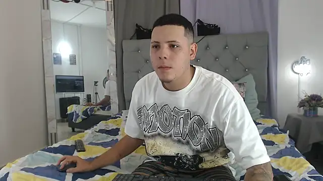 AnthoonyReyes online show from 25, 7, 2026