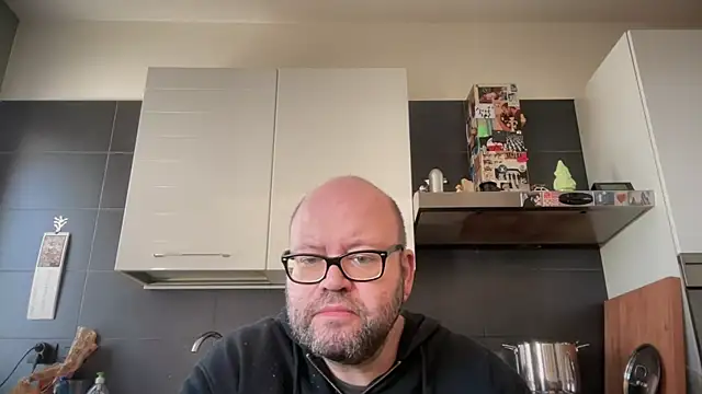 theitalianbear online show from 10, 10, 2025