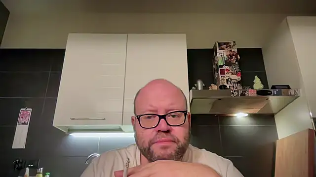 theitalianbear online show from 10, 4, 2026