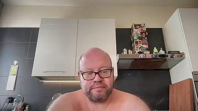 Snapshot of theitalianbear chatting on 12, 5, 2026 theitalianbear online show from 12, 5, 2026