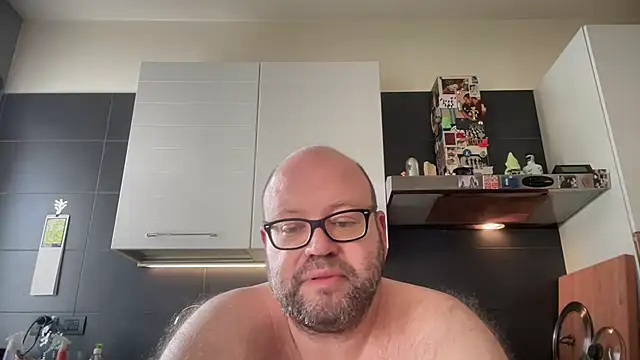 Snapshot of theitalianbear chatting on 14, 5, 2026 theitalianbear online show from 14, 5, 2026