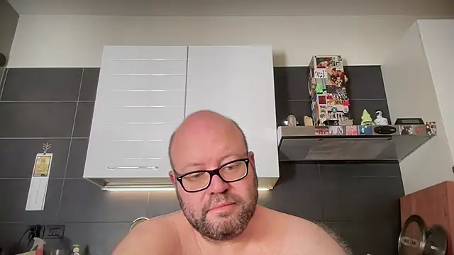 Snapshot of theitalianbear chatting on 10, 6, 2026 theitalianbear online show from 10, 6, 2026