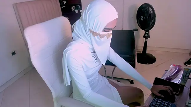 Snapshot of Inaya_Lux chatting on 26, 7, 2026 Inaya Lux online show from 26, 7, 2026