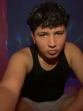 Snapshot of Eduardosexy_ chatting on 8, 8, 2026 Eduardosexy online show from 8, 8, 2026