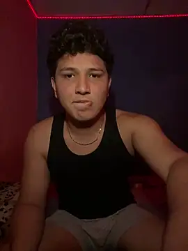 Snapshot of Eduardosexy_ chatting on 10, 8, 2026 Eduardosexy online show from 10, 8, 2026
