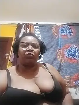 Snapshot of whewolfqueen chatting on 3, 8, 2026 whewolfqueen online show from 3, 8, 2026