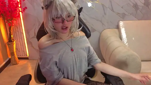 Snapshot of minji_tf chatting on 7, 8, 2026 minji tf online show from 7, 8, 2026
