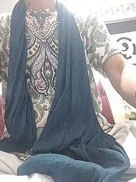 Snapshot of hey_pooja chatting on 5, 8, 2026 hey pooja online show from 5, 8, 2026