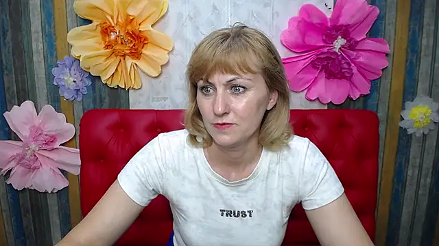 Snapshot of RebecaMarti chatting on 2, 8, 2026 RebecaMarti online show from 2, 8, 2026