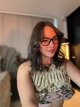 Snapshot of HannaBeckett chatting on 15, 7, 2026 HannaBeckett online show from 15, 7, 2026