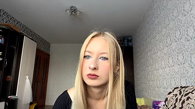 Snapshot of LynneVanbebber chatting on 4, 8, 2026 LynneVanbebber online show from 4, 8, 2026