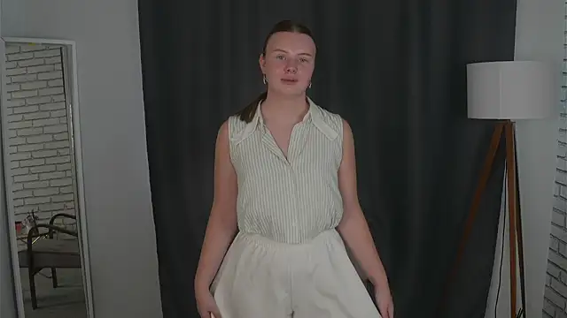 Snapshot of IsobelBoderick chatting on 5, 8, 2026 IsobelBoderick online show from 5, 8, 2026