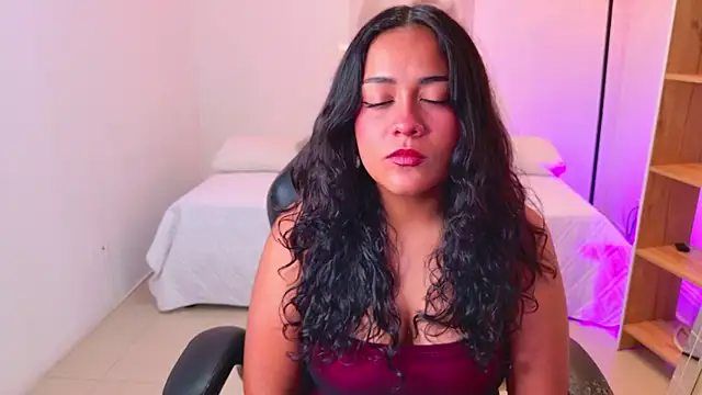 Raven  rose  online show from 5, 8, 2026