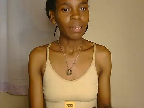 Snapshot of petitevixenn chatting on 4, 8, 2026 petitevixenn online show from 4, 8, 2026
