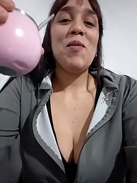 Snapshot of Lola6564 chatting on 5, 8, 2026 Lola6564 online show from 5, 8, 2026